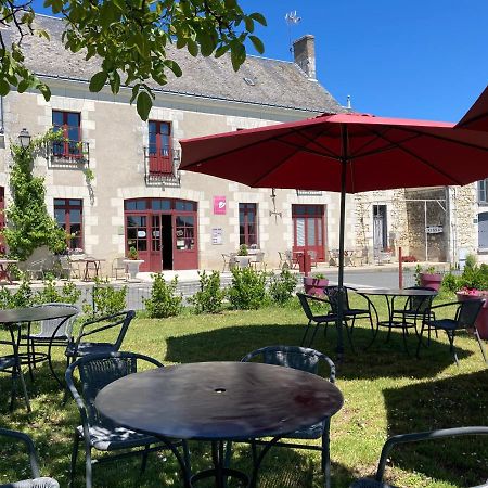 Logis Auberge De Crissay エクステリア 写真
