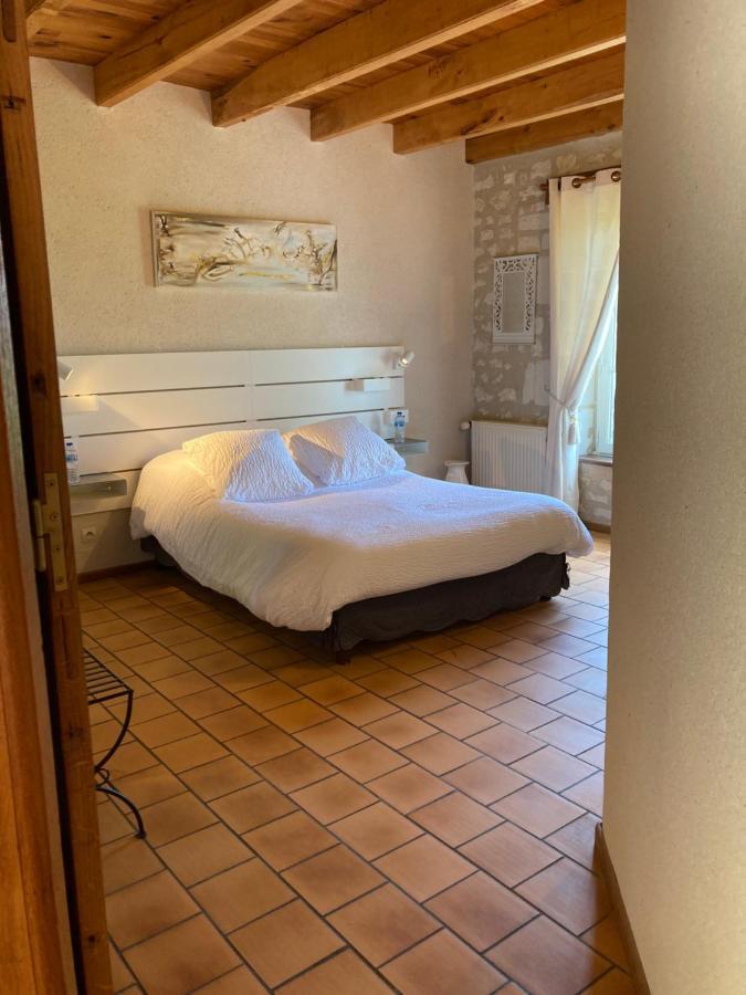 Logis Auberge De Crissay エクステリア 写真