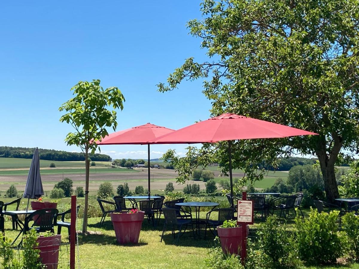 Logis Auberge De Crissay エクステリア 写真