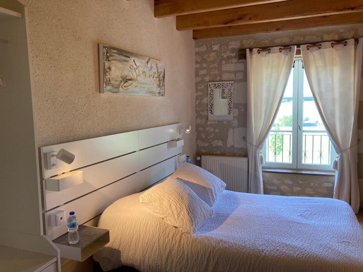 Logis Auberge De Crissay エクステリア 写真