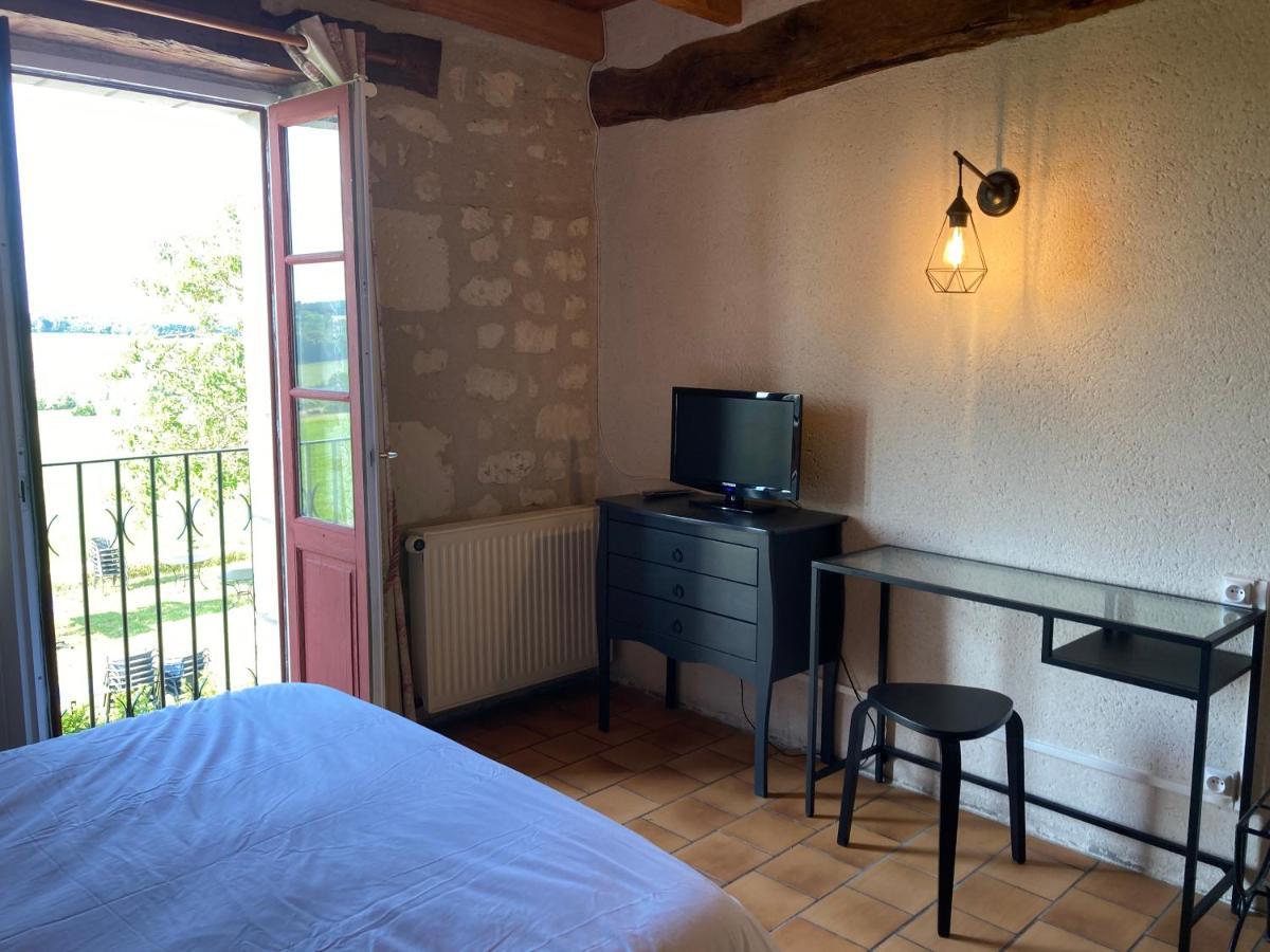 Logis Auberge De Crissay エクステリア 写真